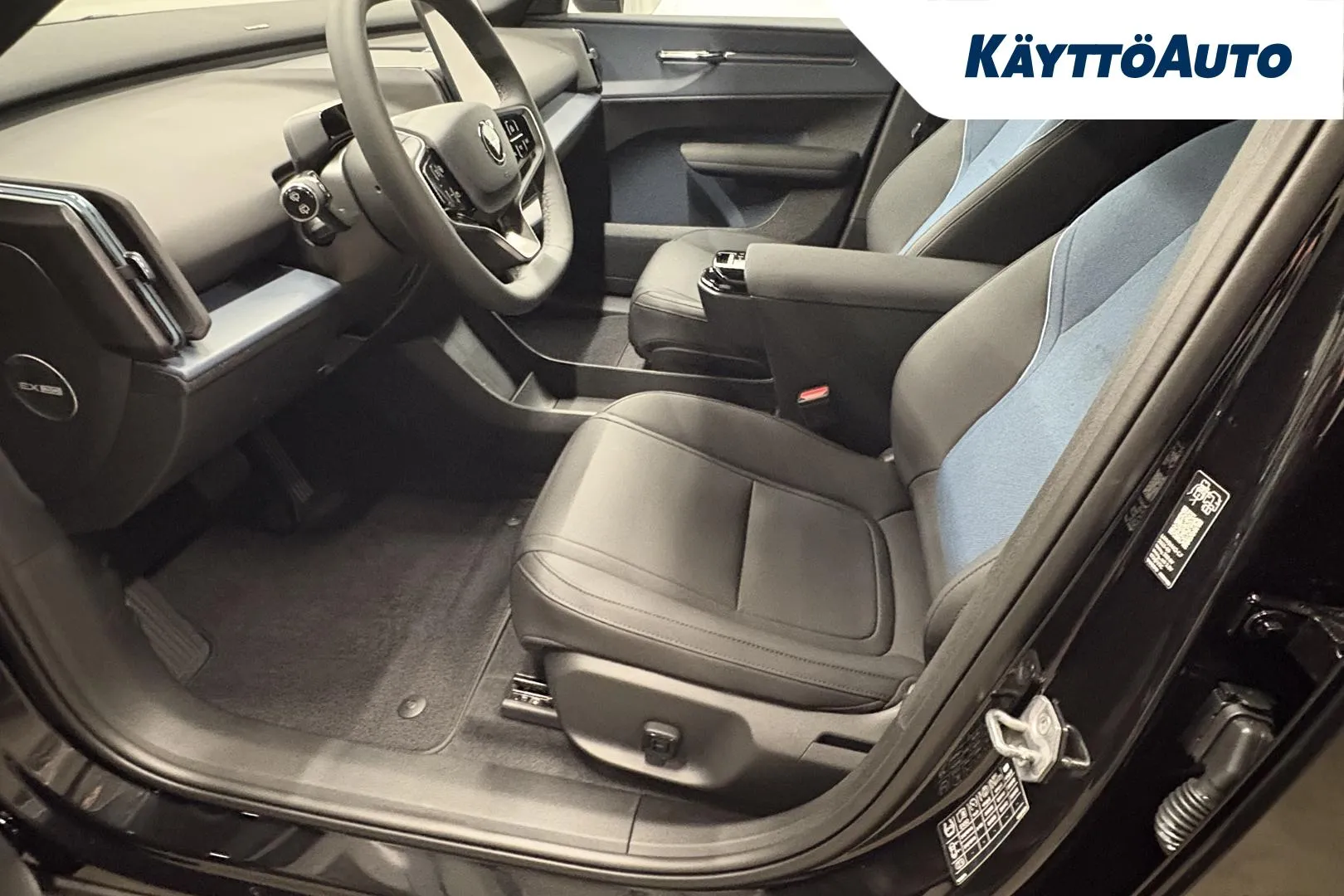 Volvo EX30 ISV-446 carousel image