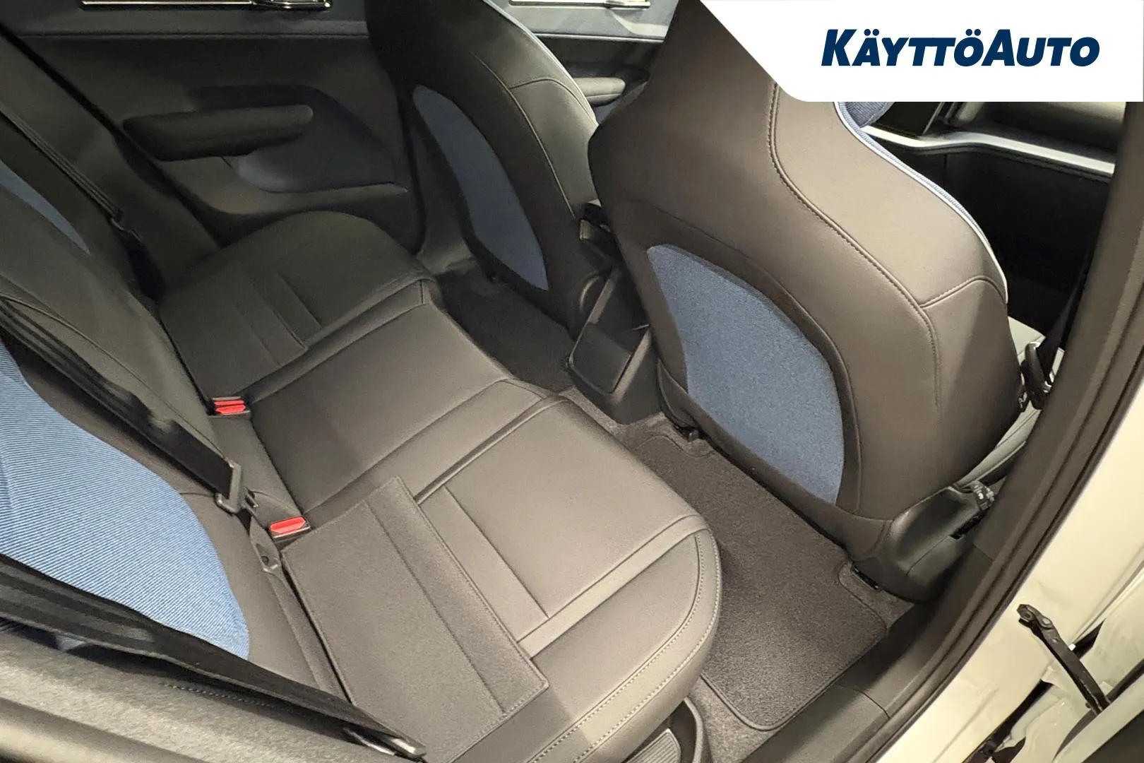 Volvo EX30 ISS-302 carousel image