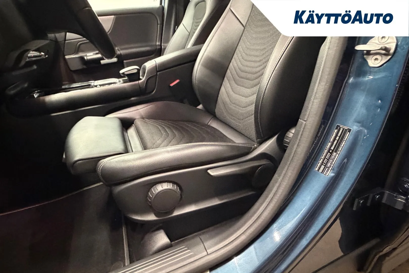 MERCEDES-BENZ GLA JME-948 carousel image