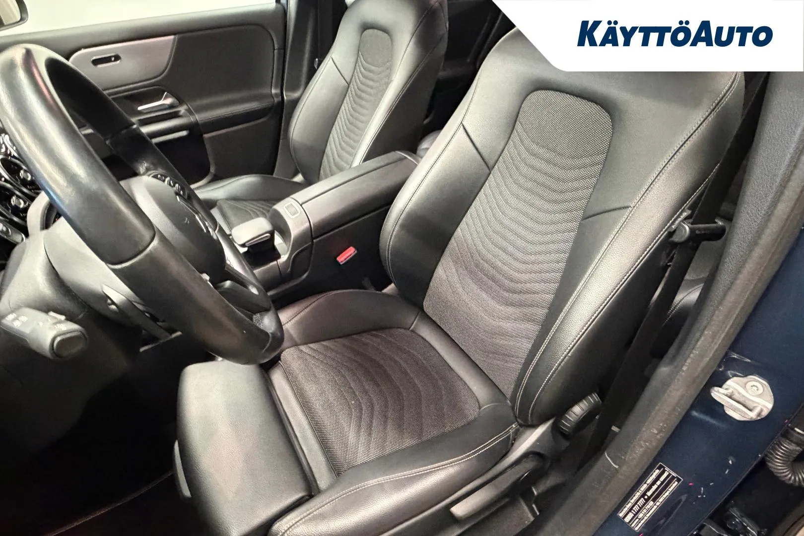 MERCEDES-BENZ GLA JME-948 carousel image