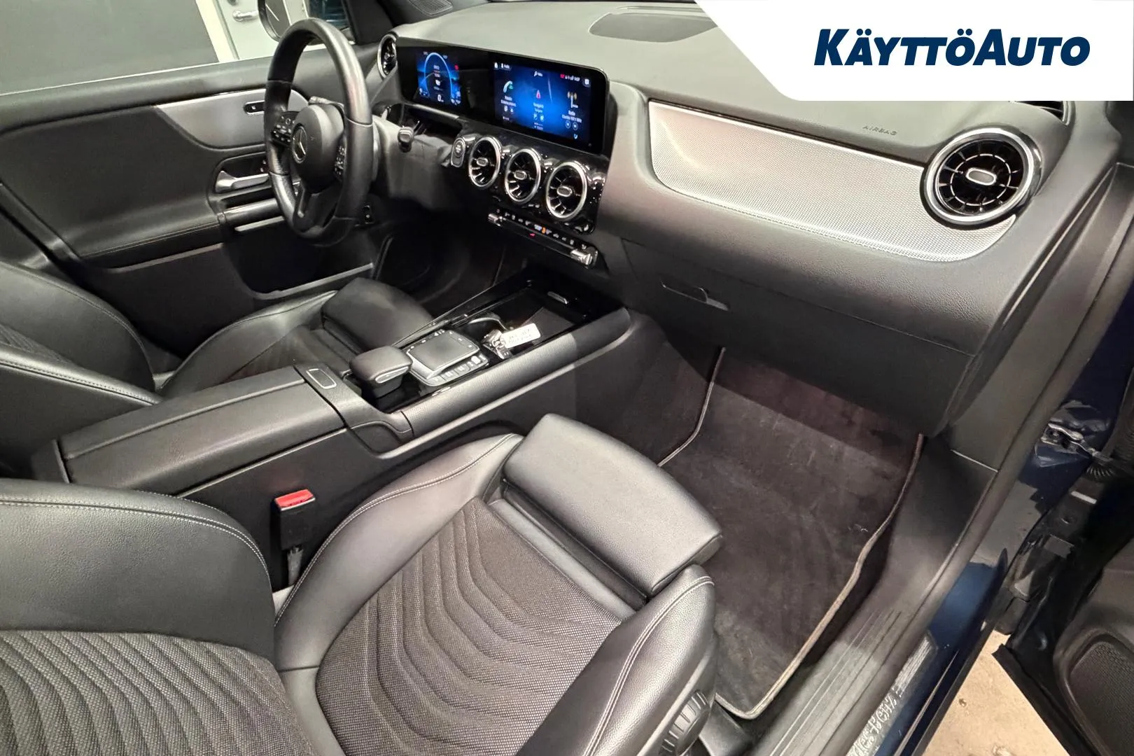 MERCEDES-BENZ GLA JME-948 carousel image