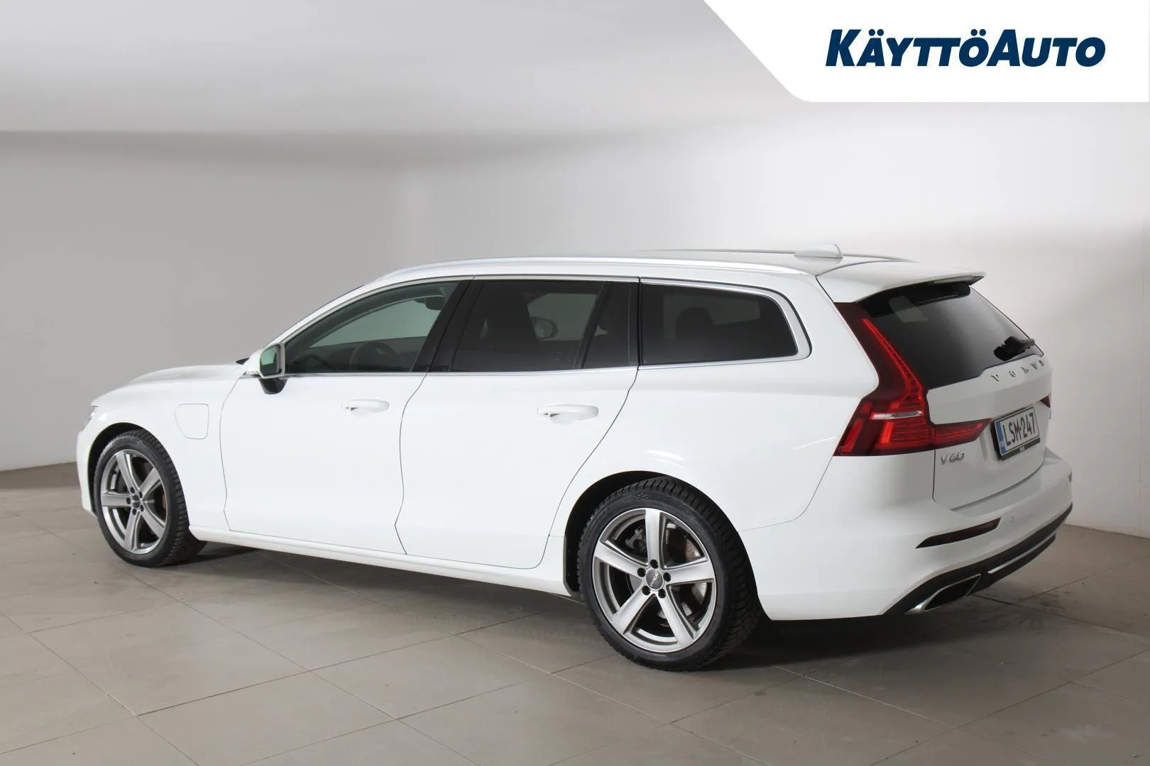 VOLVO V60 LSM-247 carousel image