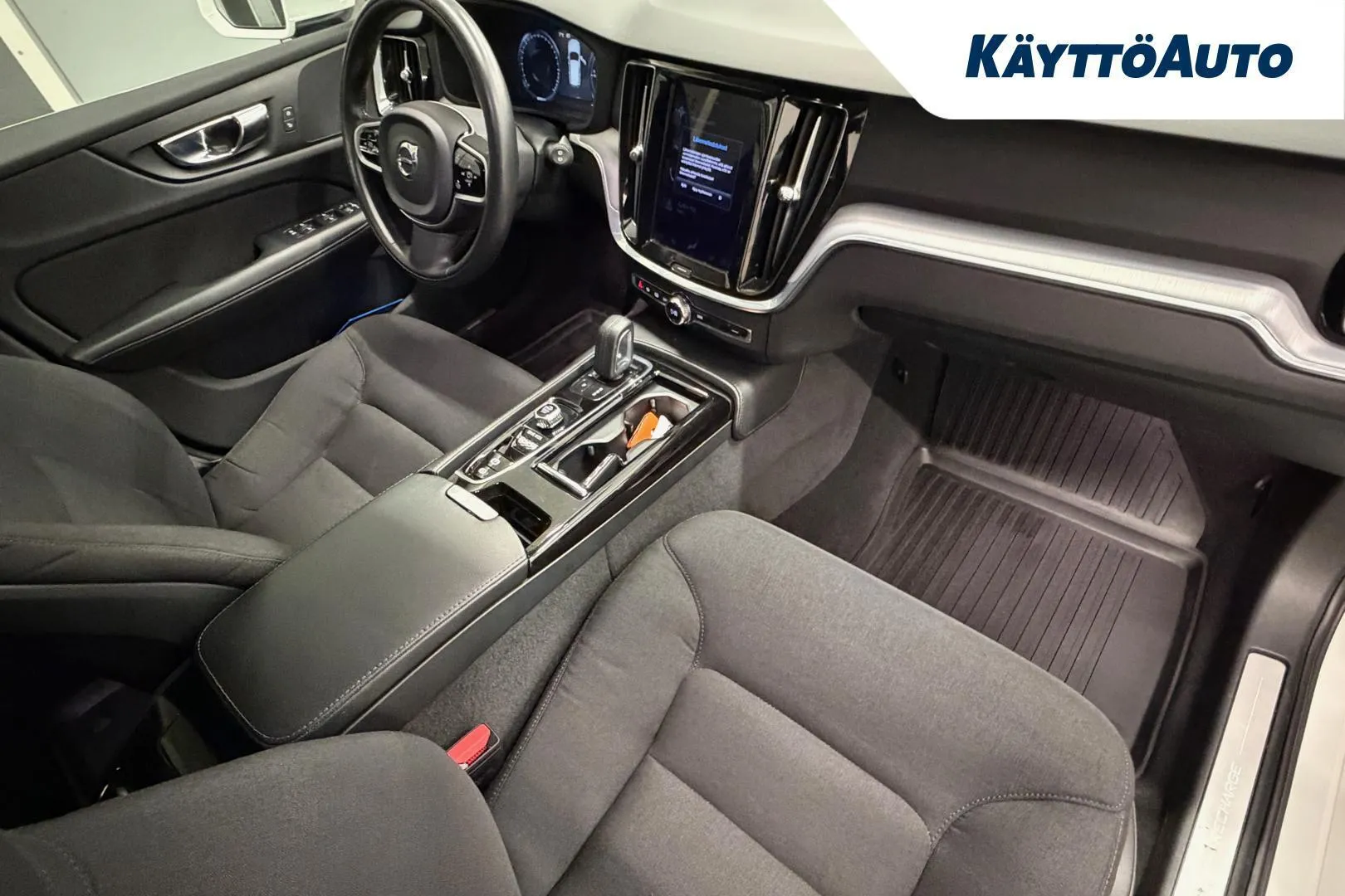 VOLVO V60 LSM-247 carousel image