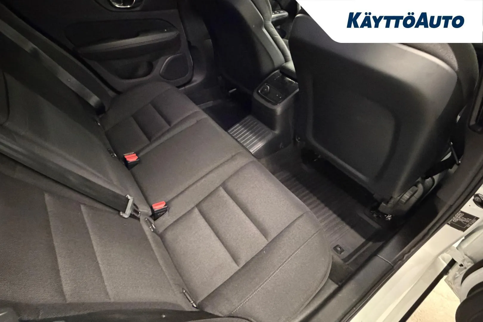 VOLVO V60 LSM-247 carousel image