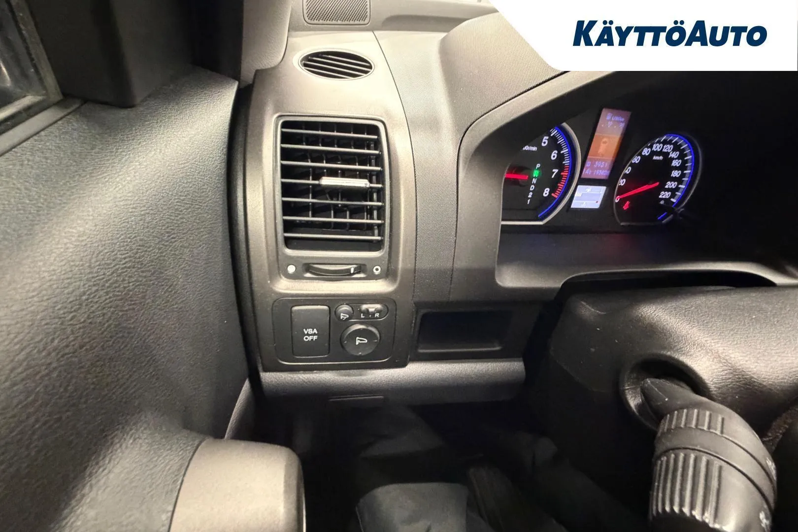 Honda CR-V XUO-888 carousel image