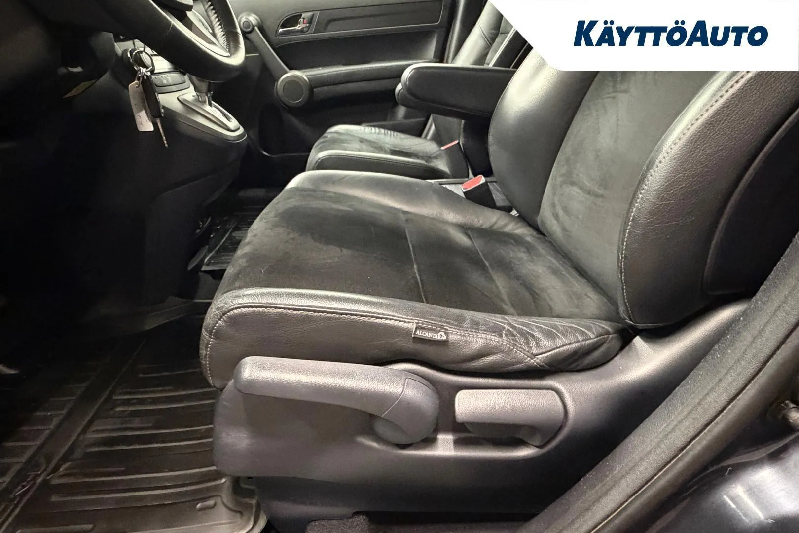 Honda CR-V XUO-888 carousel image