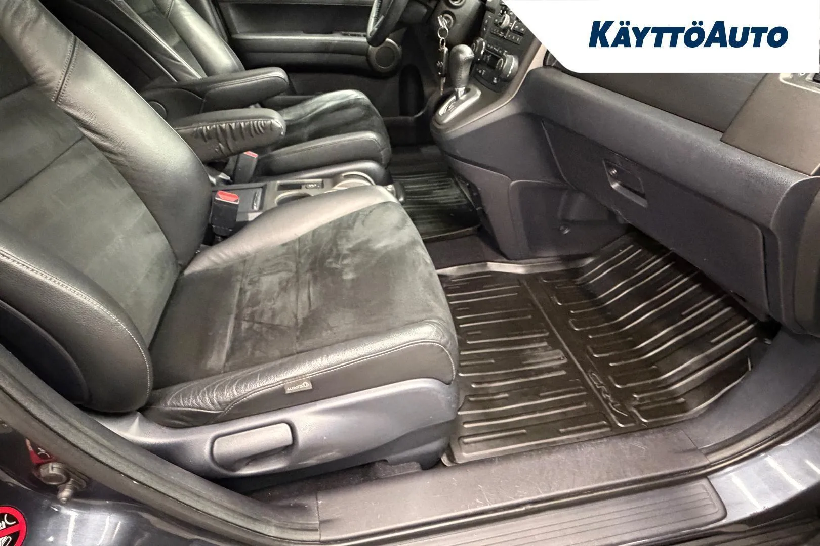 Honda CR-V XUO-888 carousel image