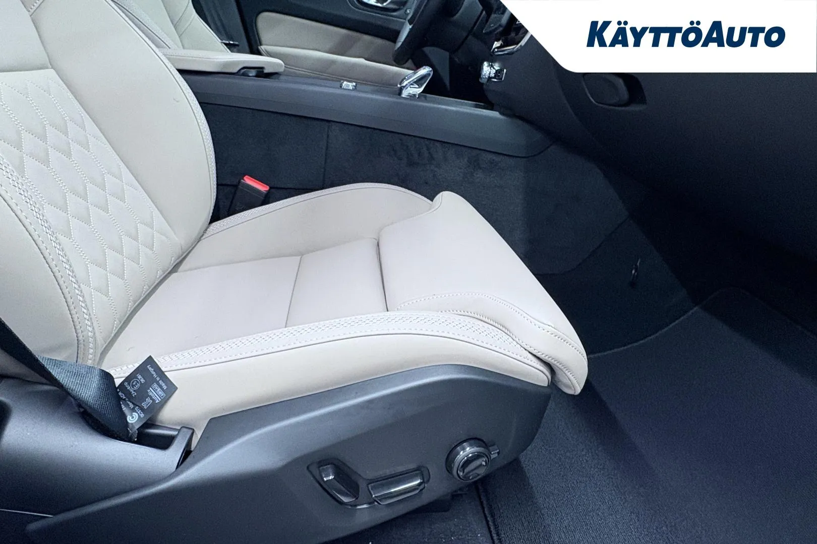 Volvo XC60 NOJ-767 carousel image