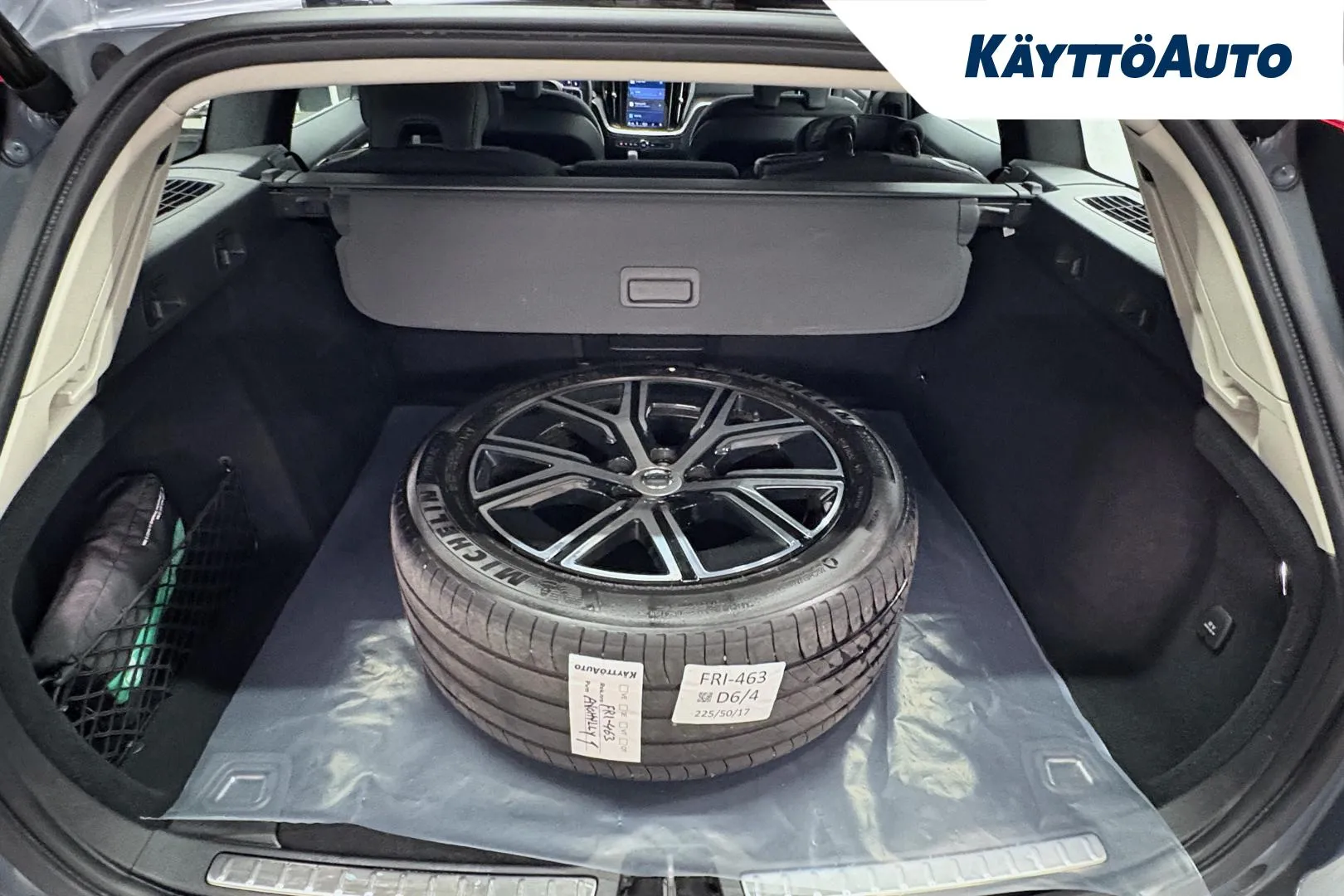 VOLVO V60 FRI-463 carousel image