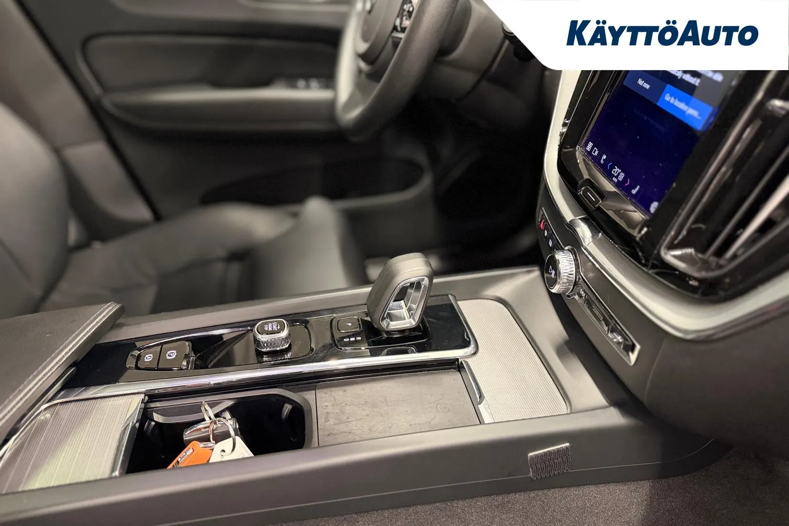 VOLVO XC60 FRH-323 carousel image