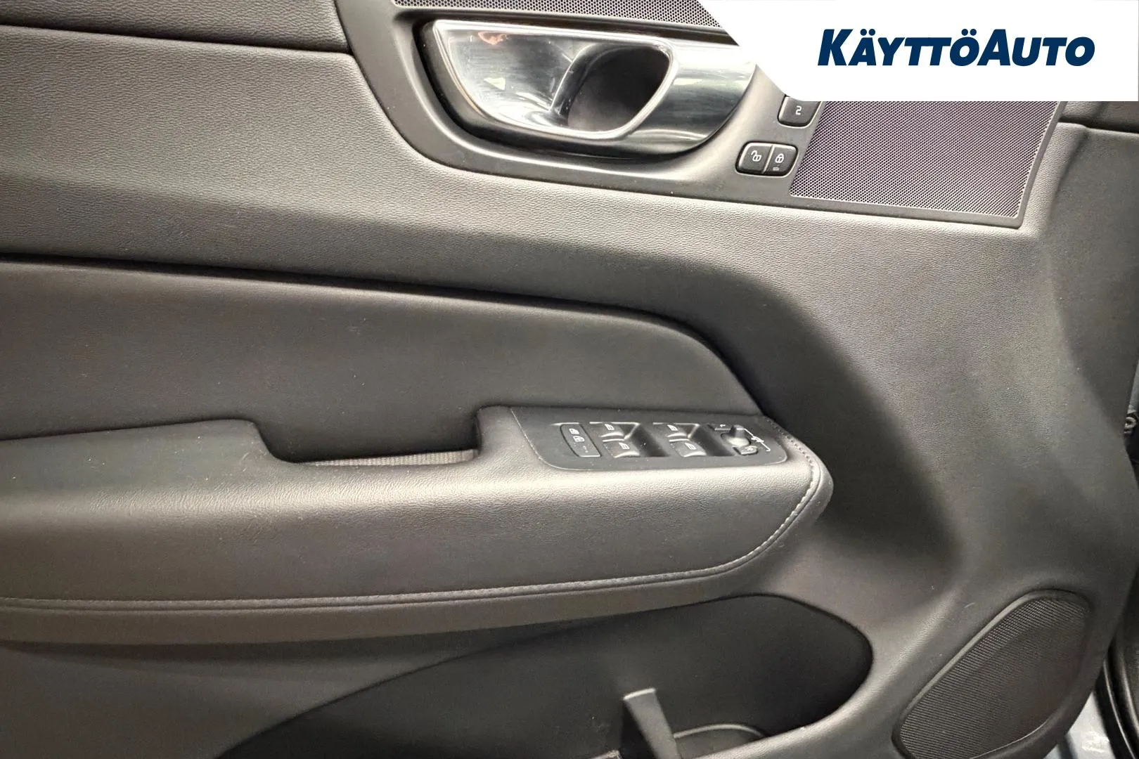 VOLVO XC60 FRH-323 carousel image