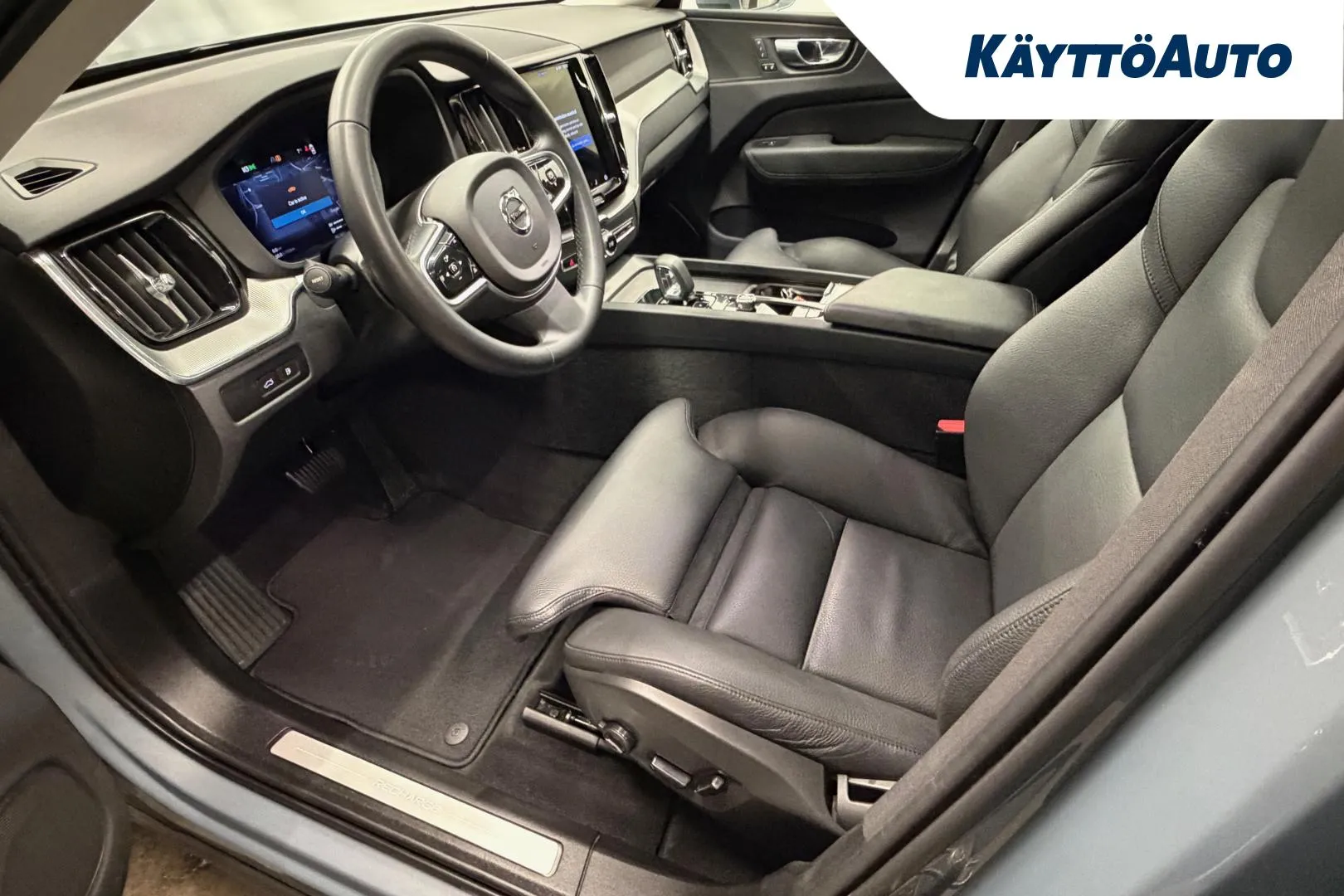 VOLVO XC60 FRH-323 carousel image