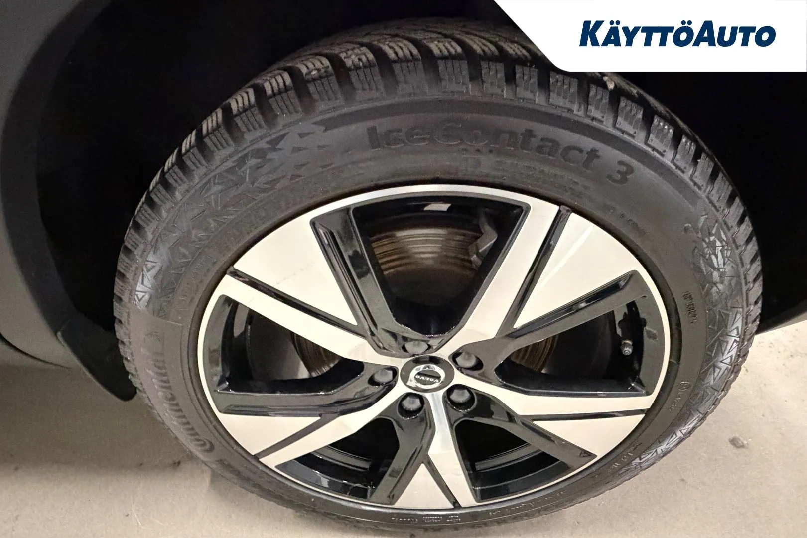 VOLVO EC40 LTP-468 carousel image