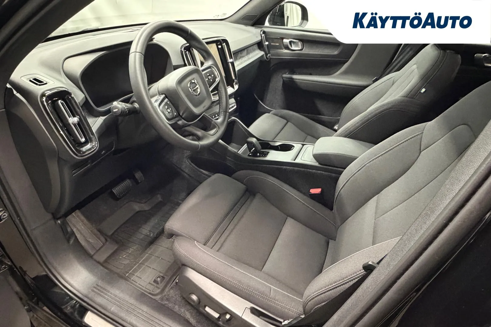 VOLVO EC40 LTP-468 carousel image