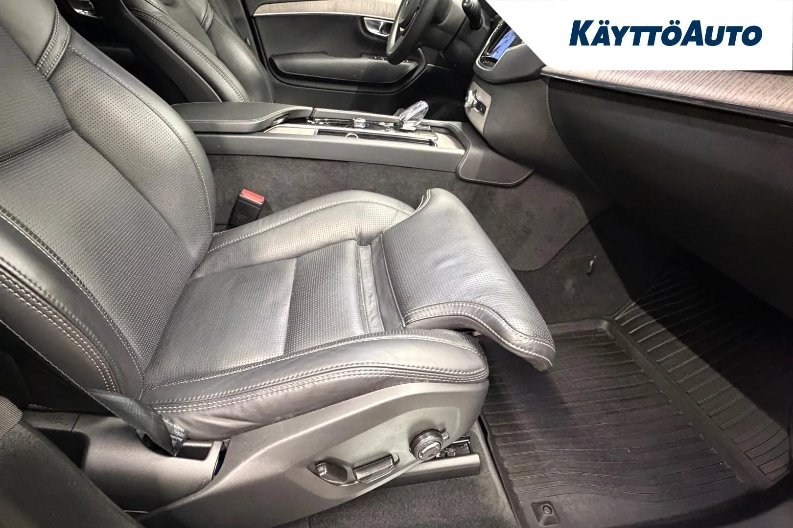 Volvo XC90 IRN-776 carousel image