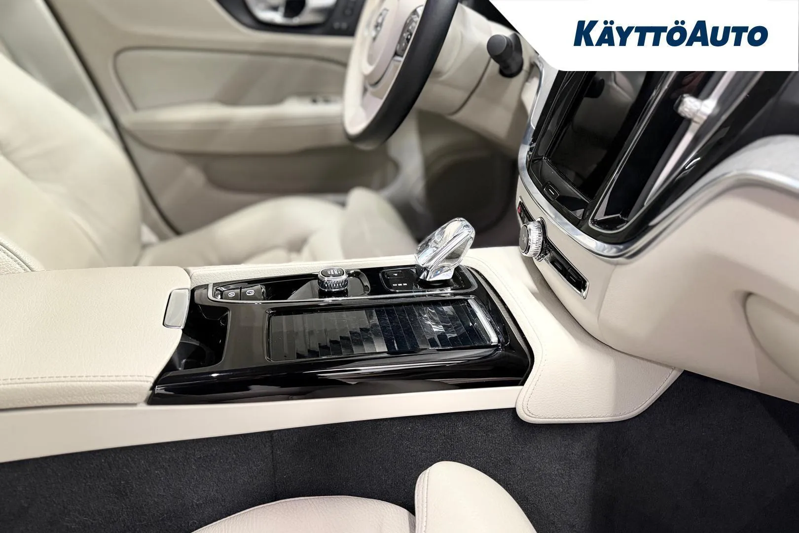 VOLVO S60 KUM-734 carousel image