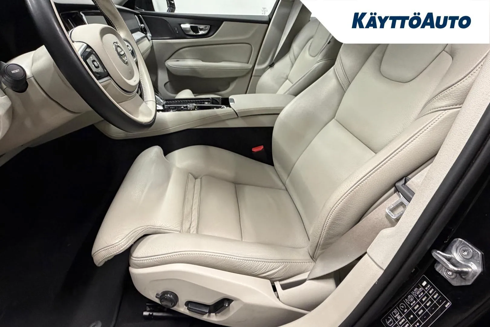 VOLVO S60 KUM-734 carousel image