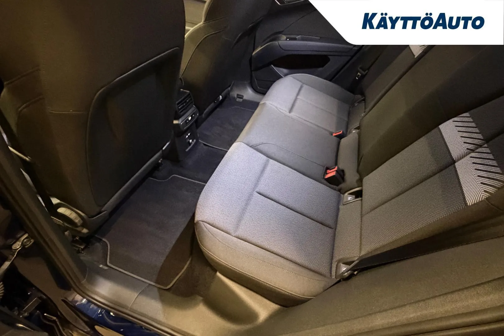 AUDI Q4 e-tron NMI-360 carousel image