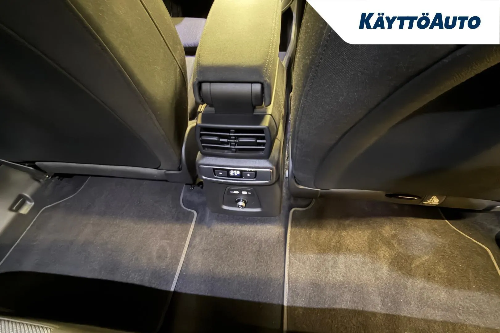 AUDI Q4 e-tron NMI-360 carousel image