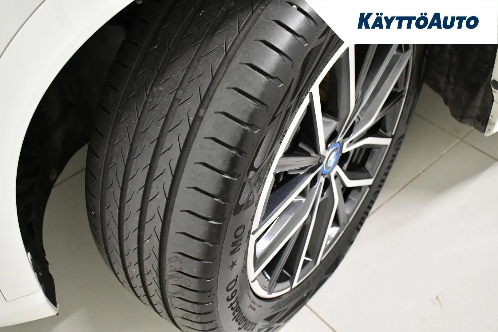 BMW iX1 OZX-370 carousel image