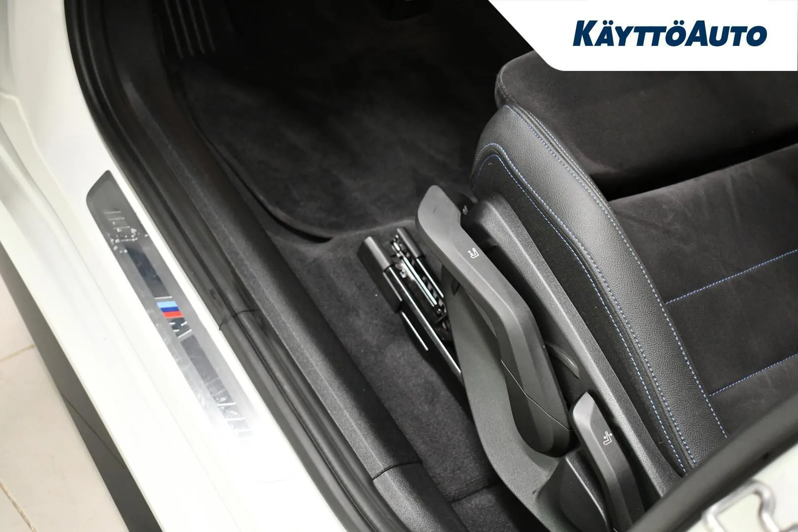 BMW iX1 OZX-370 carousel image