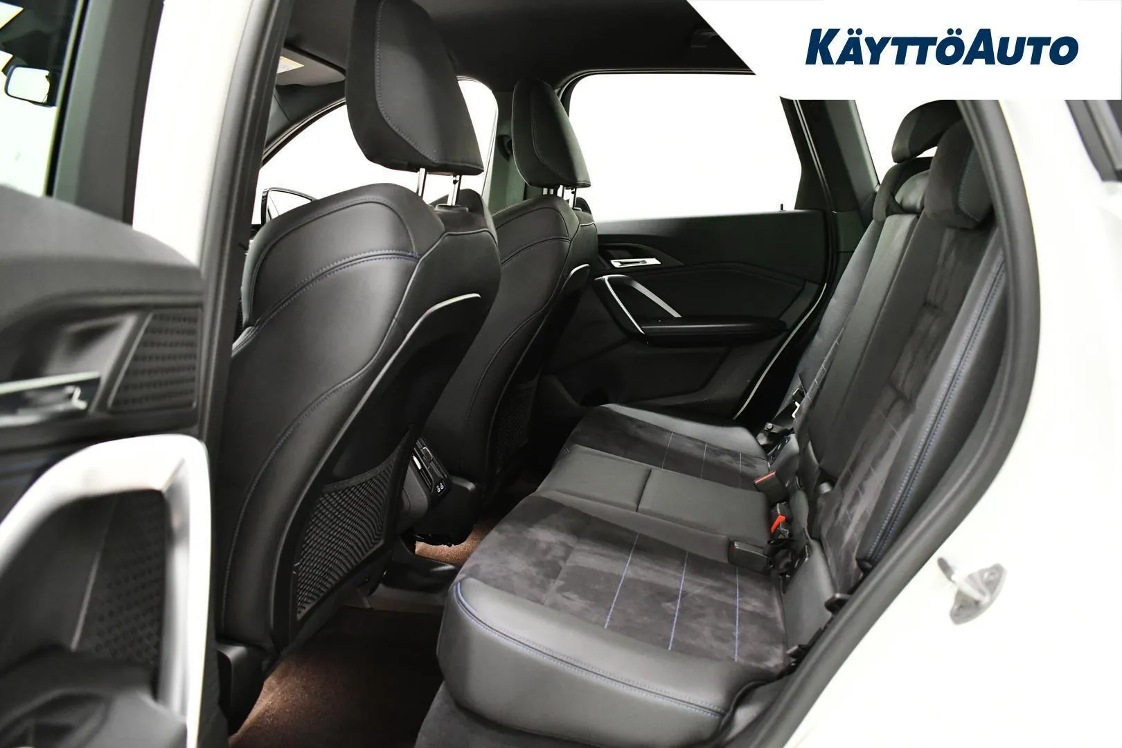 BMW iX1 OZX-370 carousel image