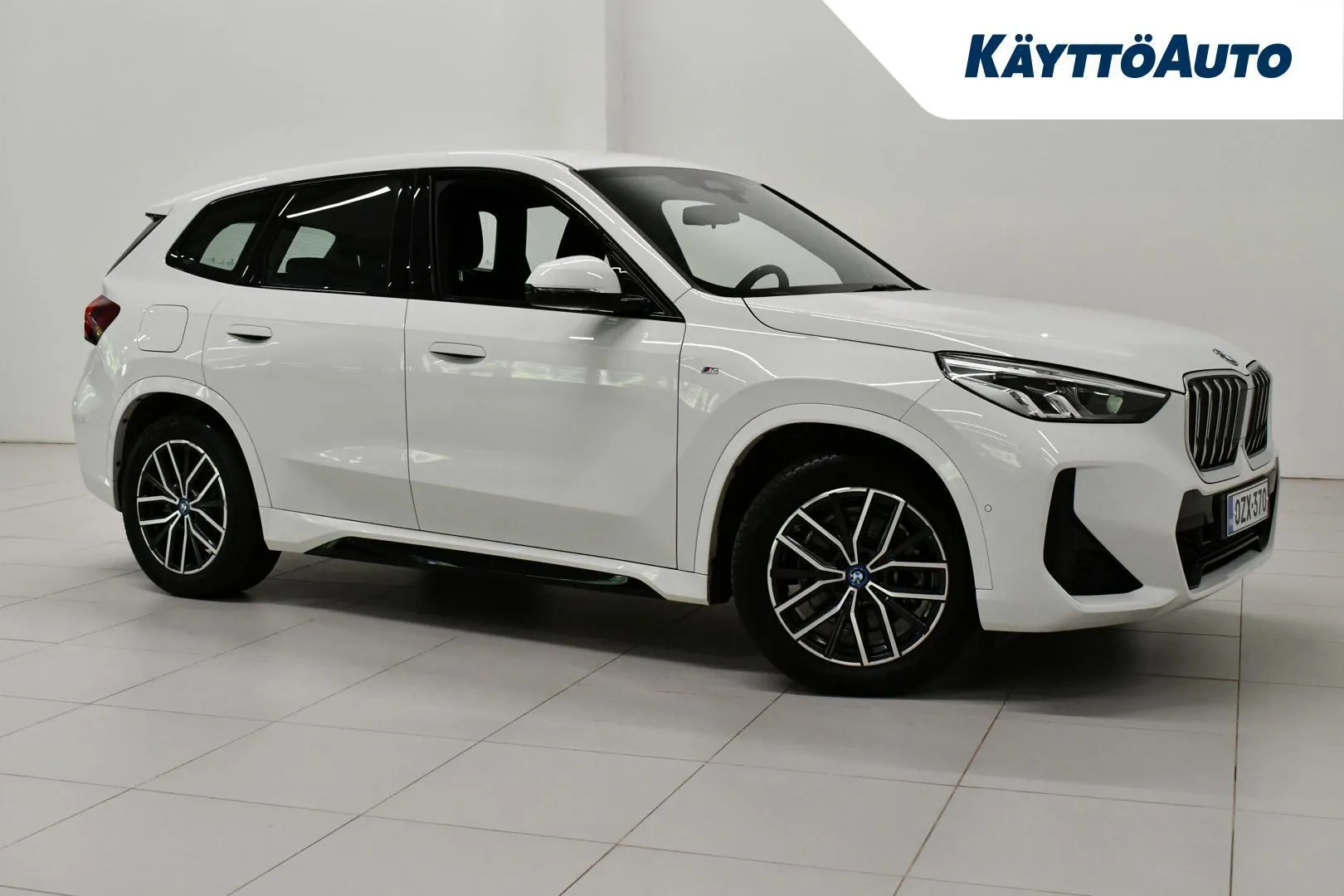 BMW iX1 OZX-370 carousel image