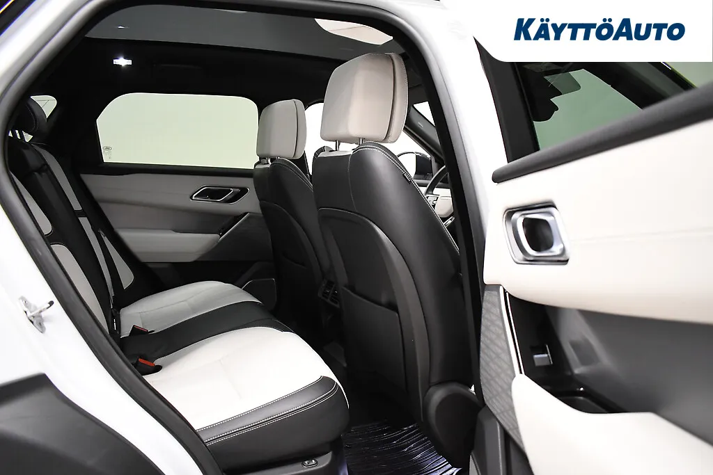 LAND ROVER Range Rover Velar NMJ-211 carousel image