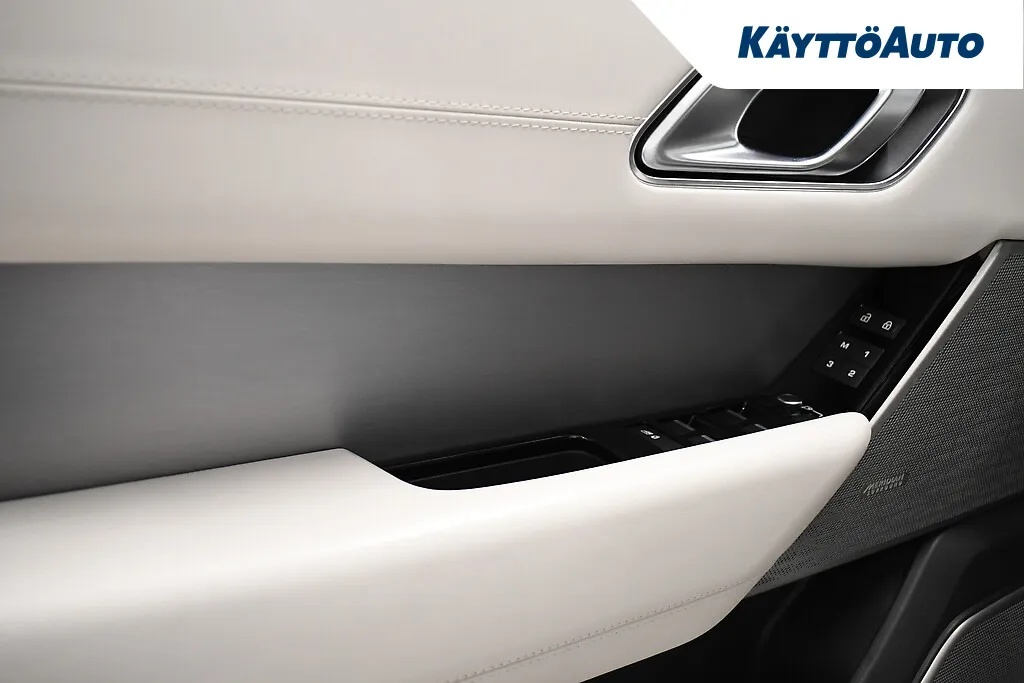 LAND ROVER Range Rover Velar NMJ-211 carousel image