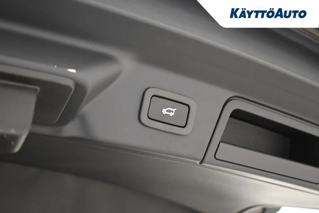 LAND ROVER Range Rover Velar NMJ-211 carousel image