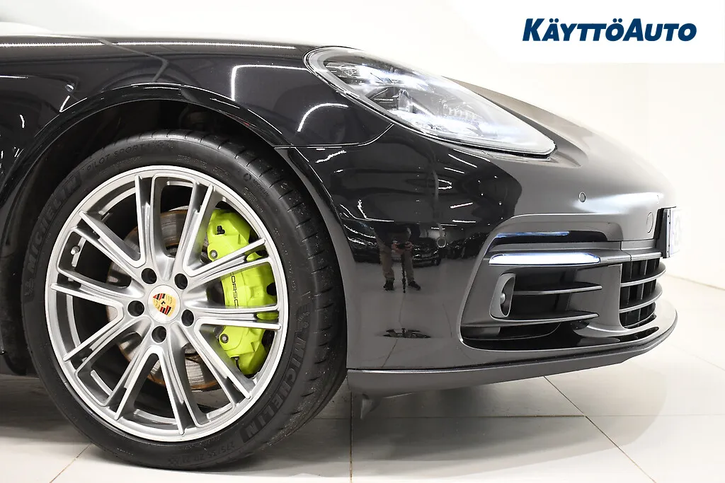 PORSCHE Panamera GZY-348 carousel image