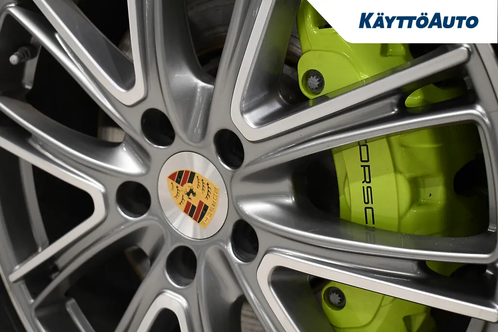 PORSCHE Panamera GZY-348 carousel image