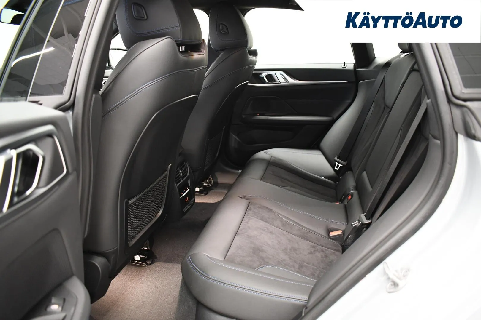 BMW i4 SPR-157 carousel image