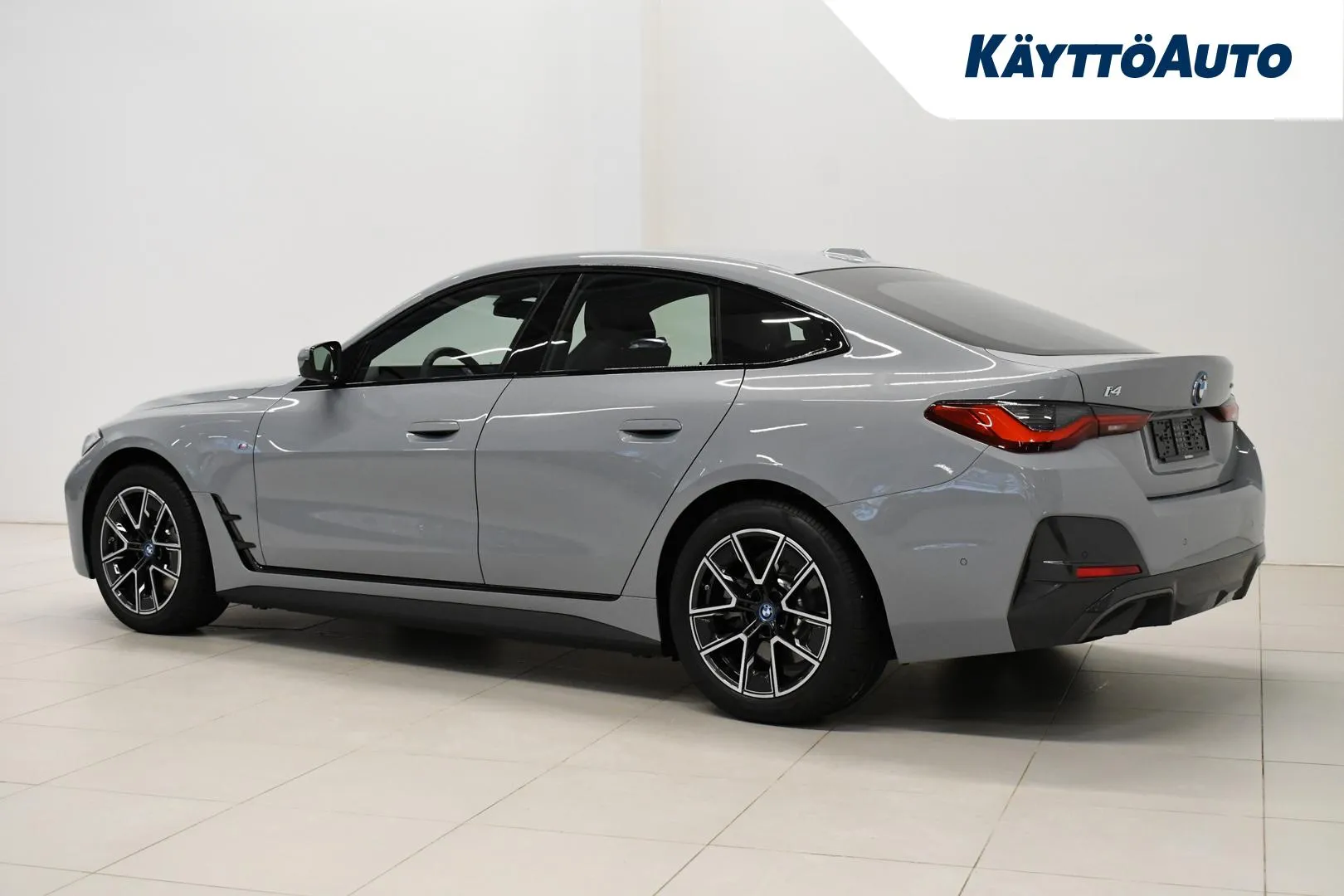 BMW i4 SPR-157 carousel image