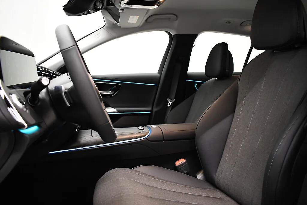 Mercedes-Benz E NNH-317 carousel image