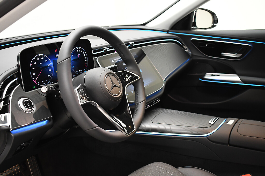 Mercedes-Benz E 300 e T A 2024, kuva 5/32