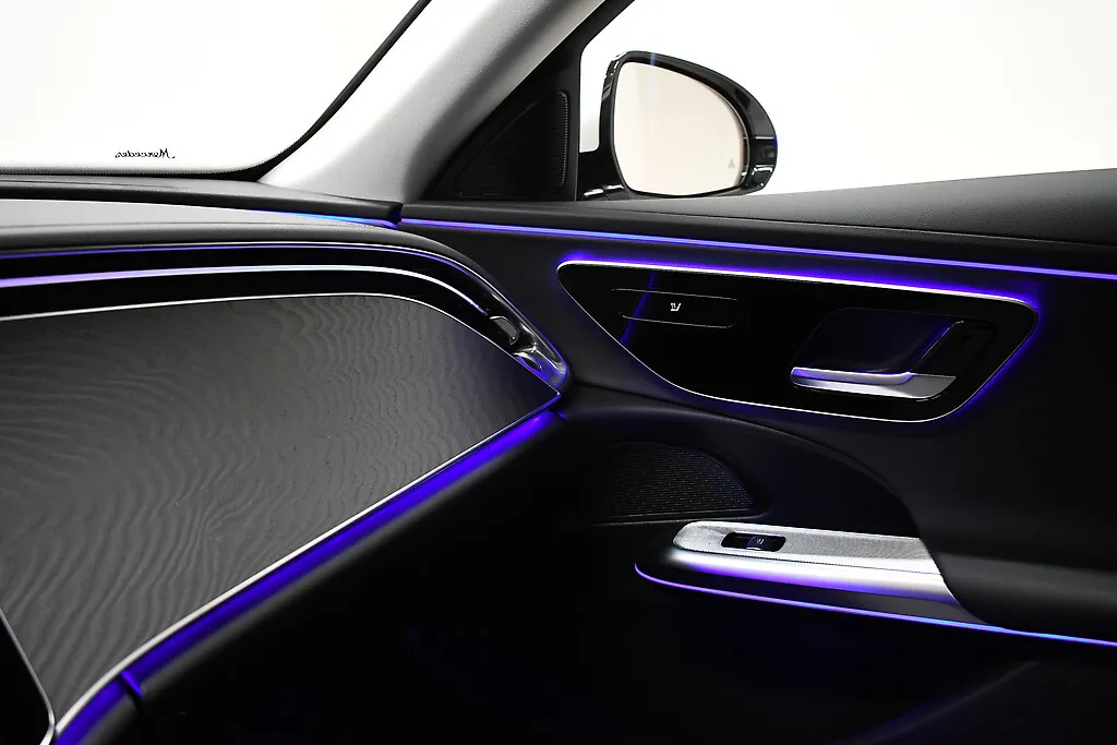 Mercedes-Benz E NNH-317 carousel image