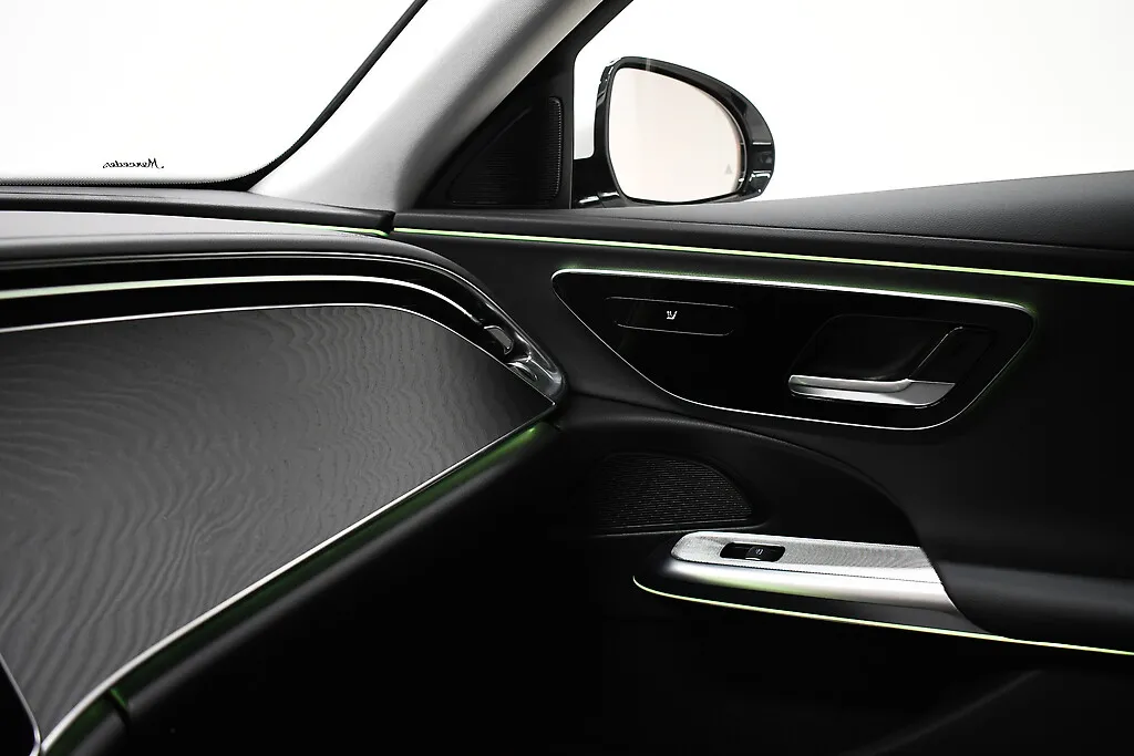 Mercedes-Benz E NNH-317 carousel image