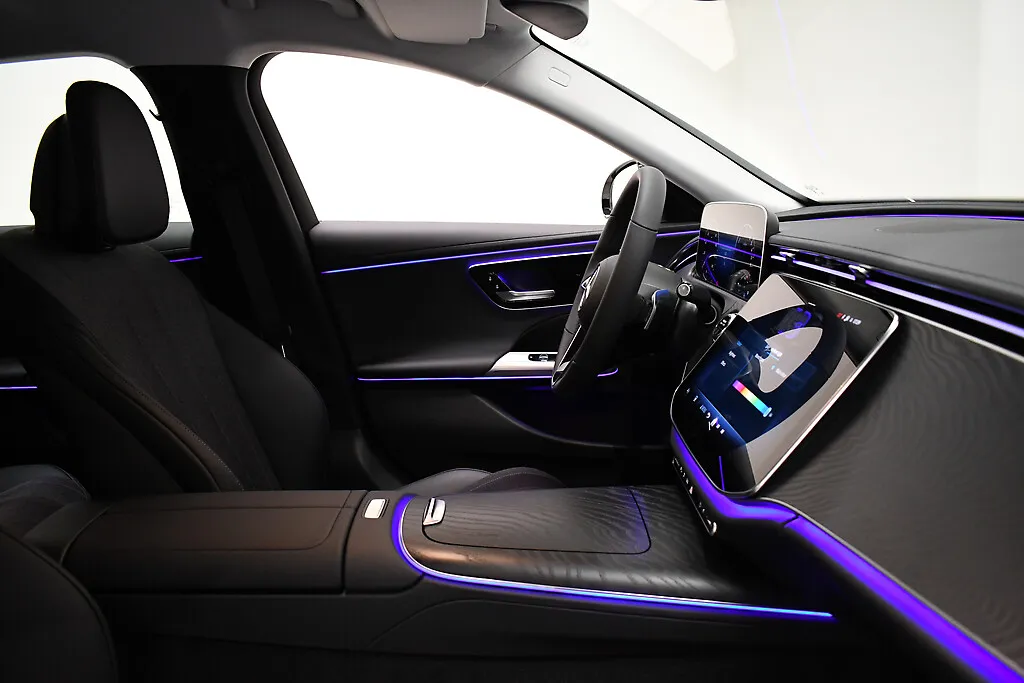 Mercedes-Benz E NNH-317 carousel image
