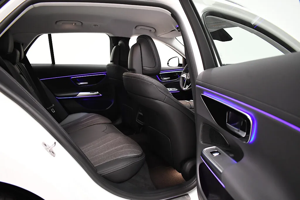 Mercedes-Benz E NNH-317 carousel image