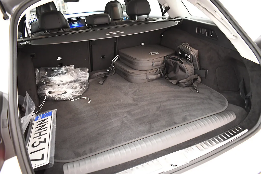 Mercedes-Benz E NNH-317 carousel image