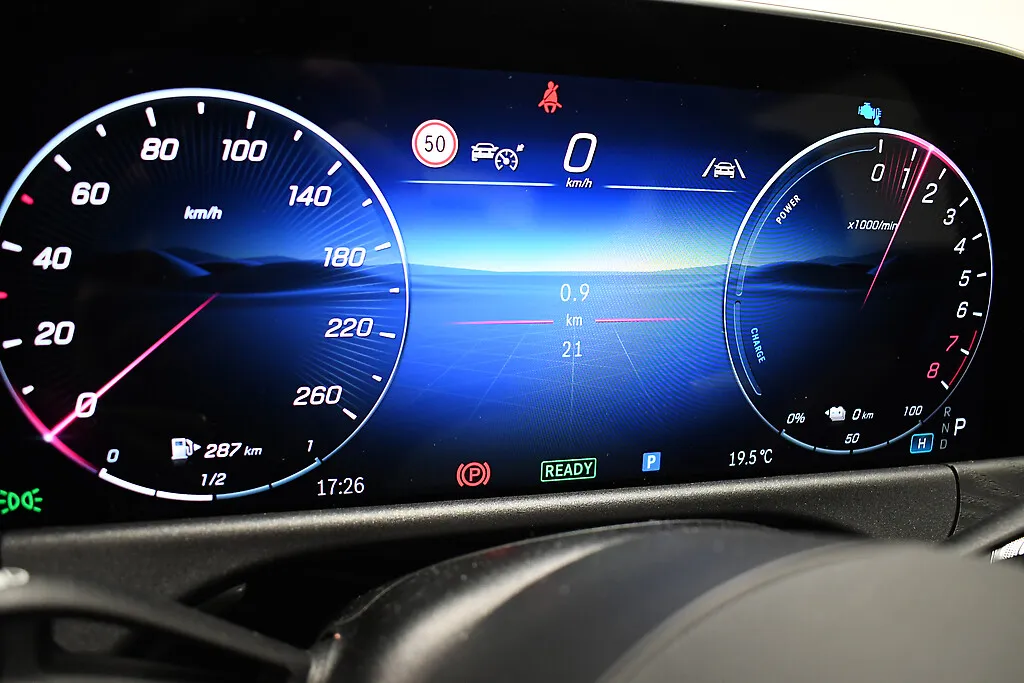 Mercedes-Benz E NNH-317 carousel image