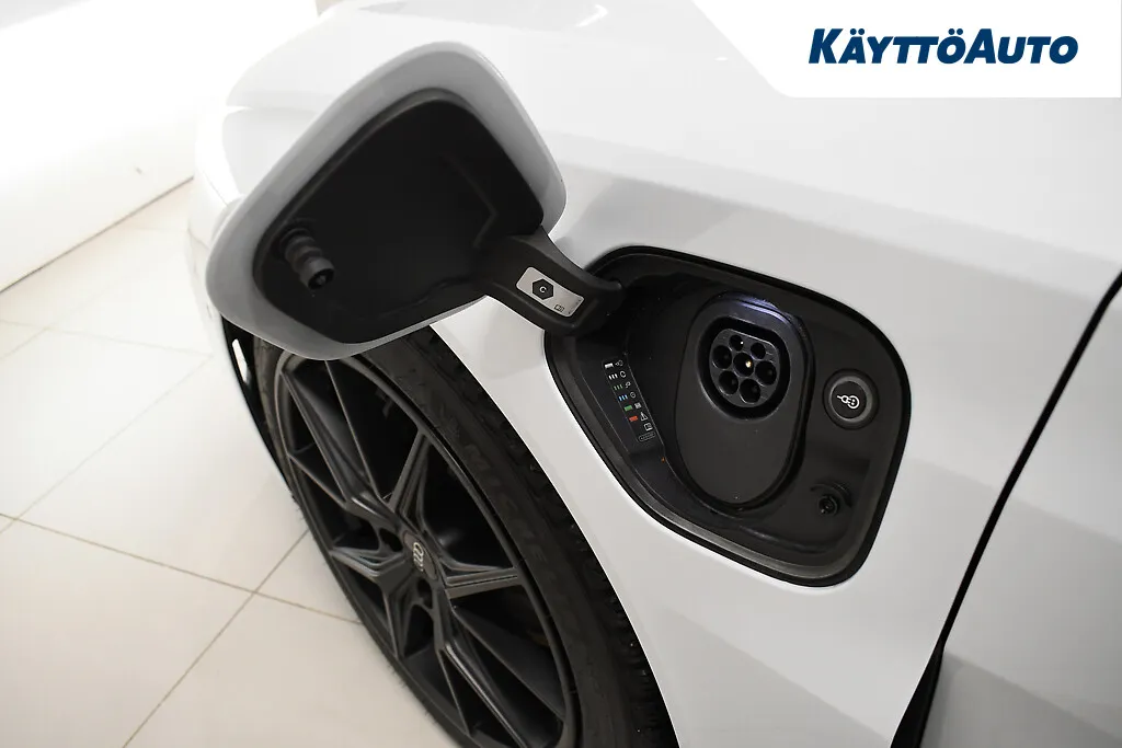 AUDI e-tron GT YLN-288 carousel image