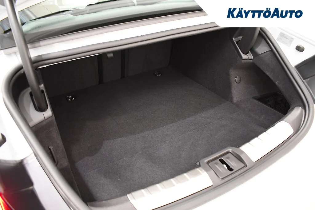 AUDI e-tron GT YLN-288 carousel image