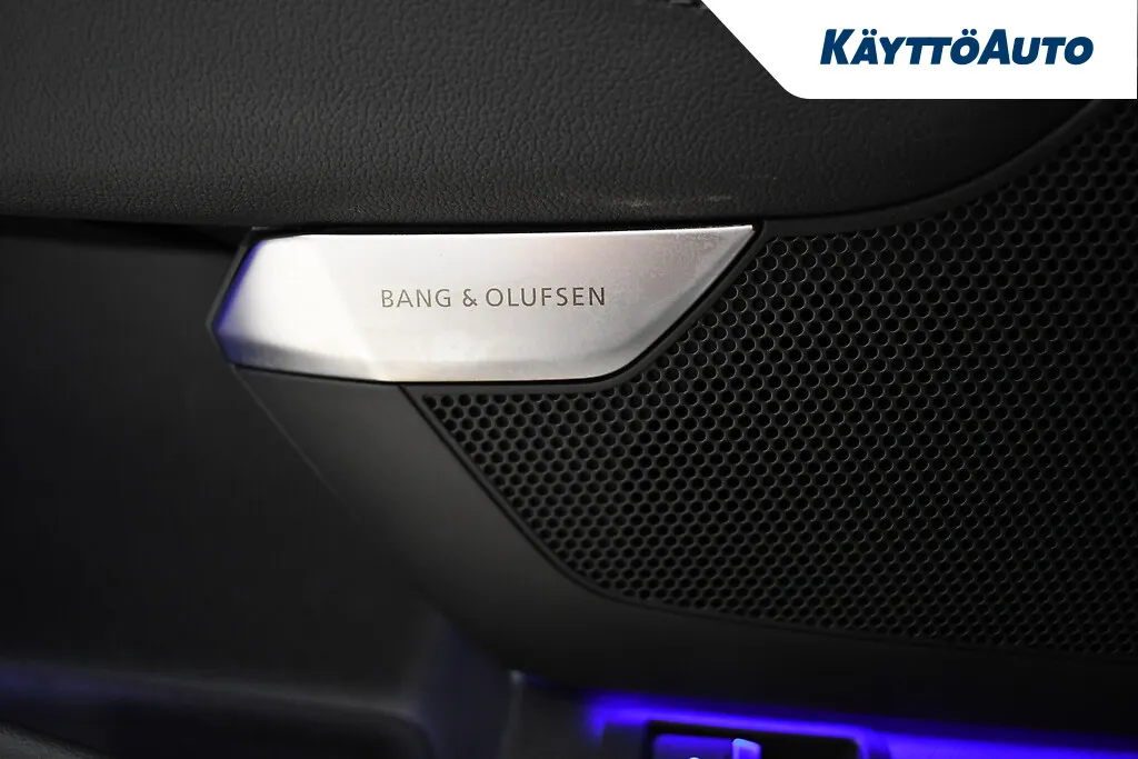 AUDI e-tron GT YLN-288 carousel image