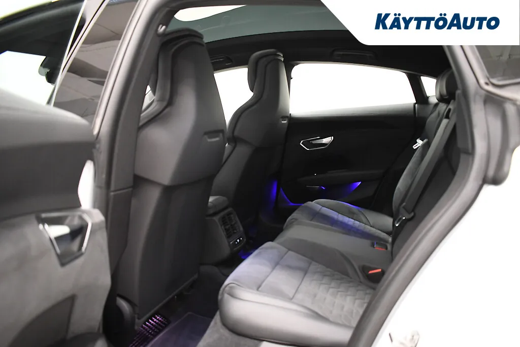 AUDI e-tron GT YLN-288 carousel image