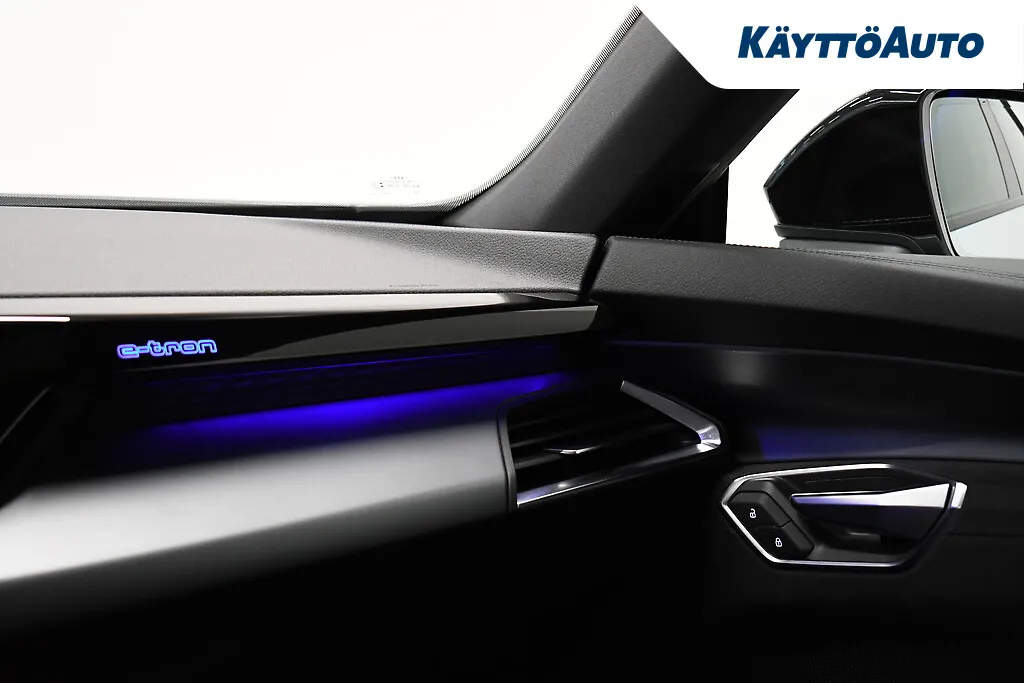 AUDI e-tron GT YLN-288 carousel image