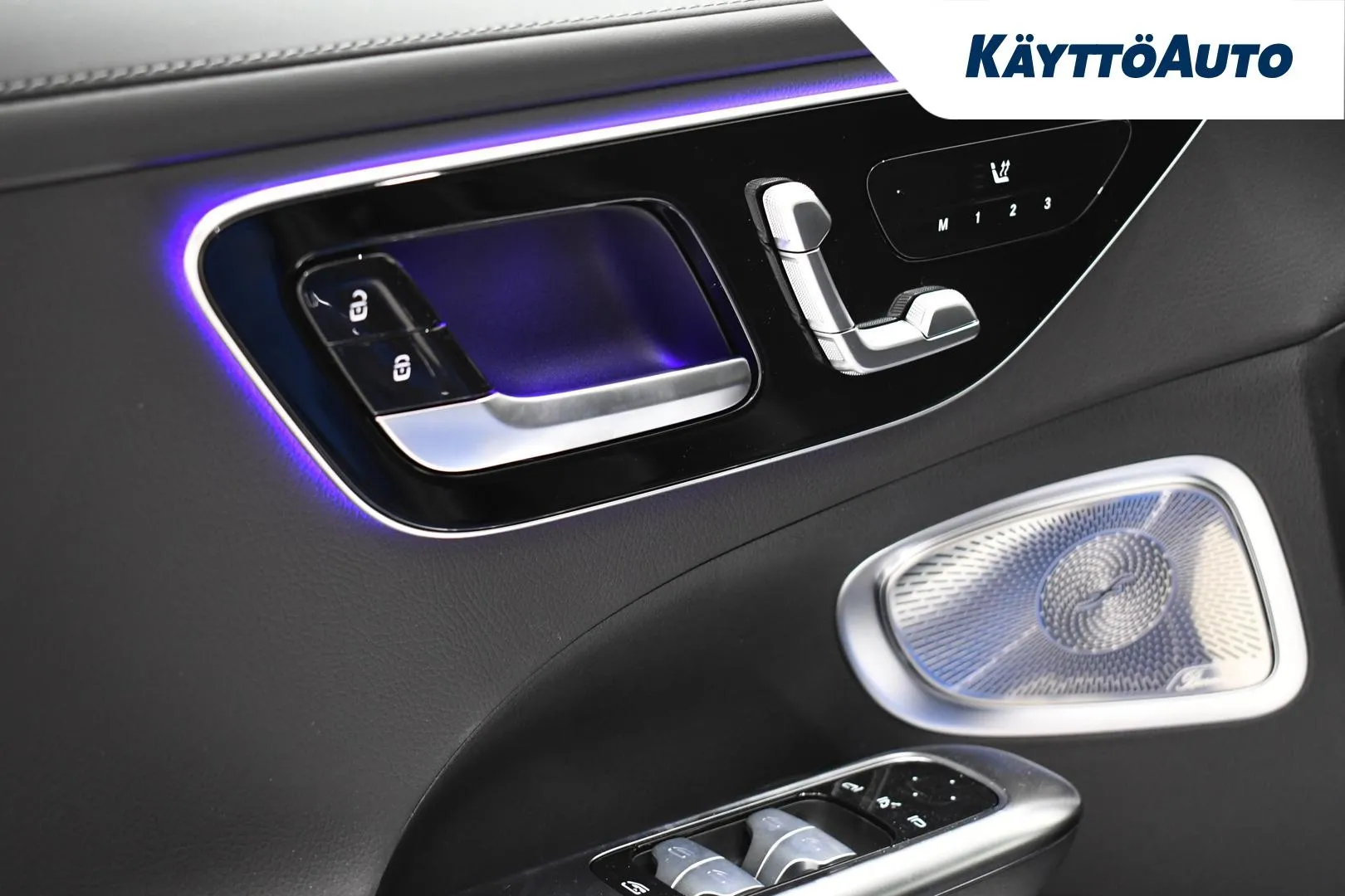 Mercedes-Benz C JNL-966 carousel image