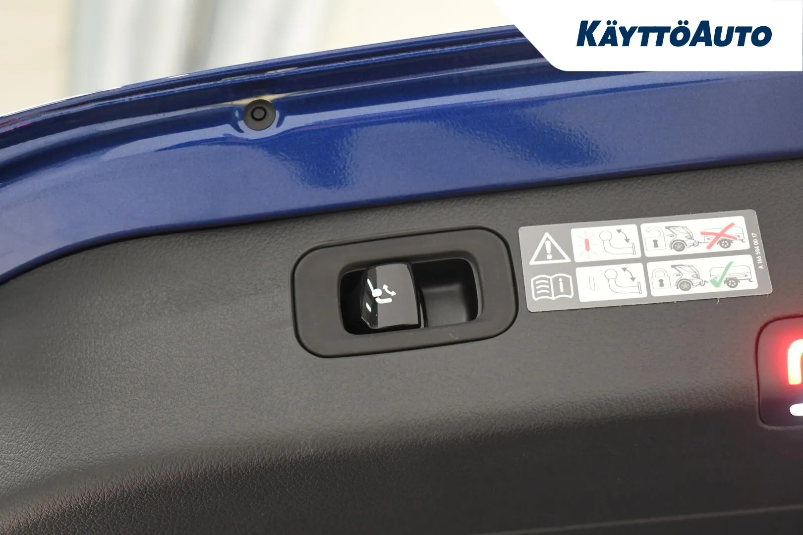 Mercedes-Benz C JNL-966 carousel image