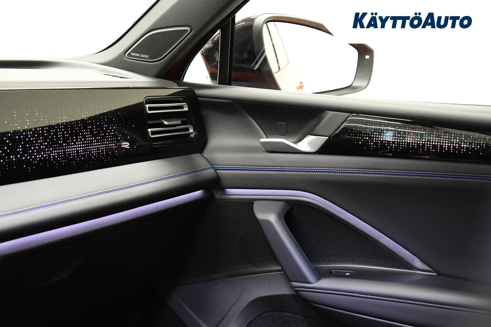 Volkswagen Tiguan NNV-610 carousel image